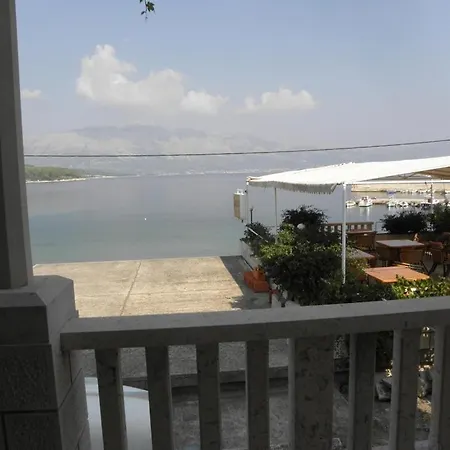 In With Sea Views, Terrace, Air Conditioning, Wifi 869-1 869-3 Appartement Lumbarda